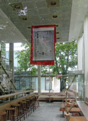 <em>apposite</em> ca. 80 x 140 x 70 cm, digital print on banner, PE film, installation view Kosmetiksalon Babette, Berlin 2017